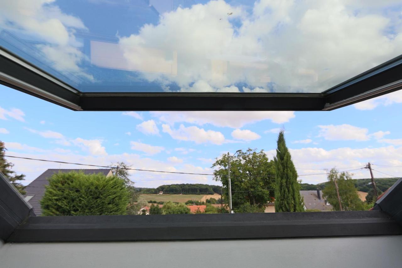 Maisonnette En Duplex Avec Terrasse Breux-Jouy Dış mekan fotoğraf